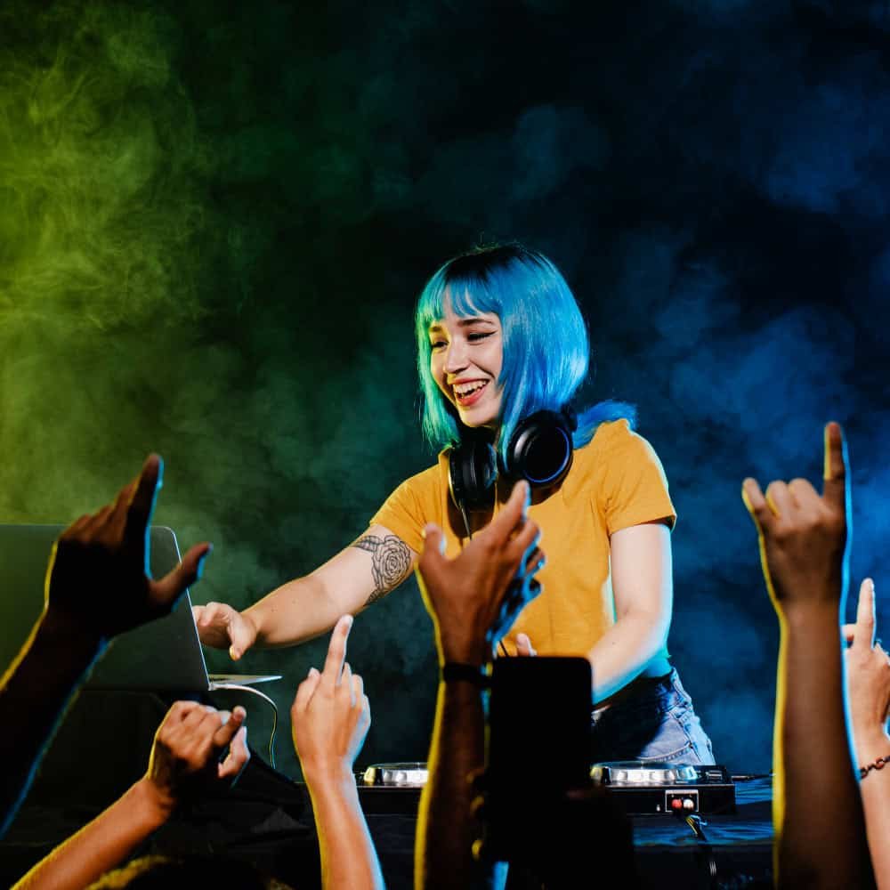 DJ